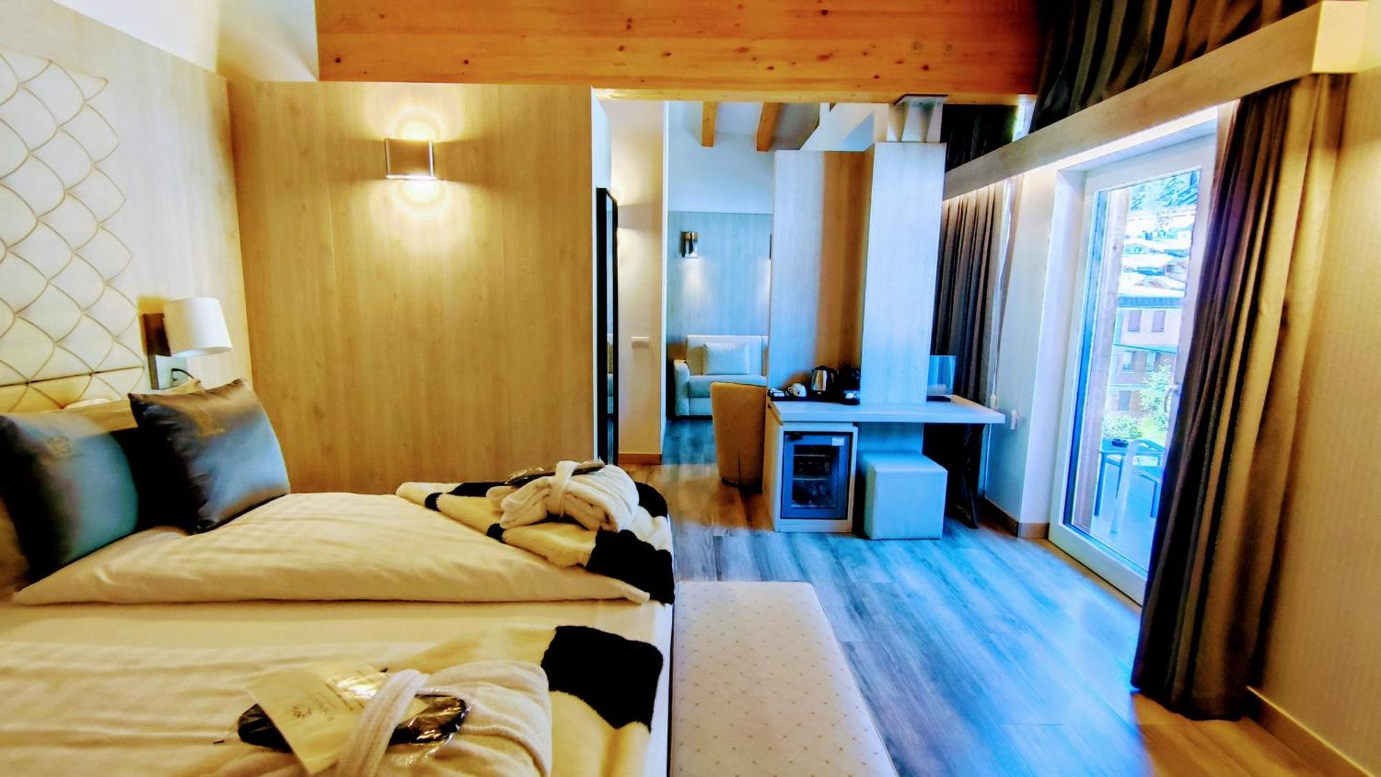 Hotel Rosengarten Мадонна-ді-Кампільйо Екстер'єр фото